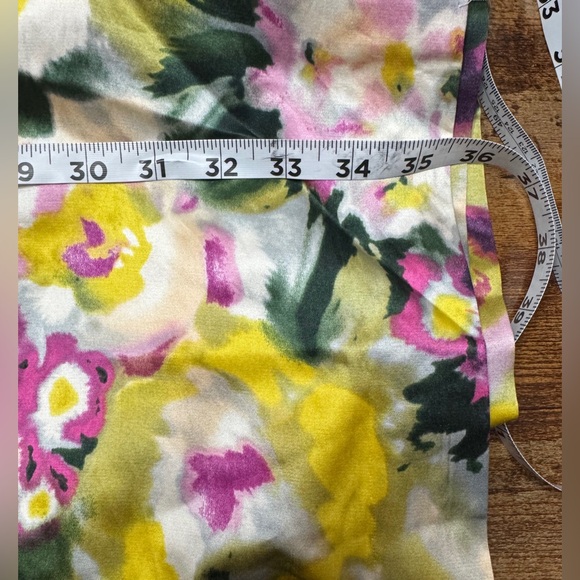 Ann Taylor Floral Silk Dress. Lines. Great Condition. Size 4. Creamy White - Picture 8 of 9